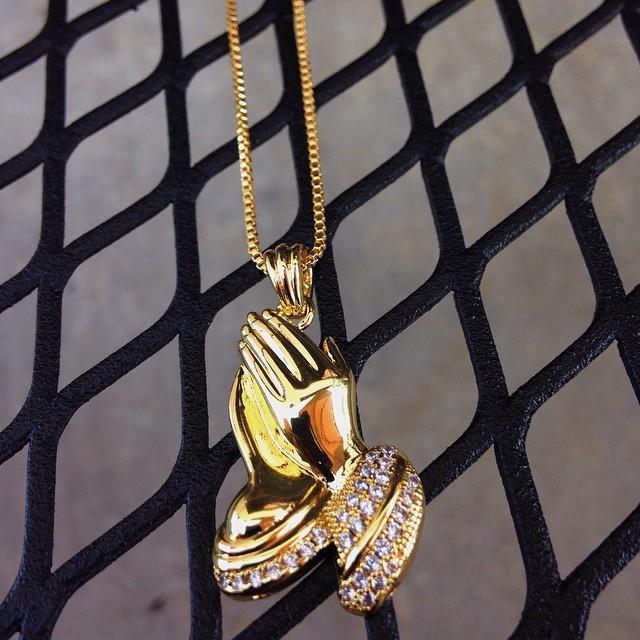 PRAYING HANDS EMOJI NECKLACE