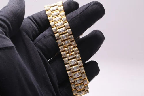 Fully moissanite Diamond Studded Men's Wrist Watch With Customized Pattern