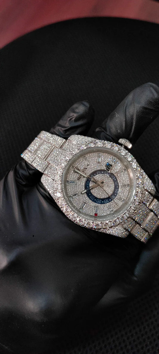 Fully moissanite Diamond Studded Men's Wrist Watch With Customized Pattern
