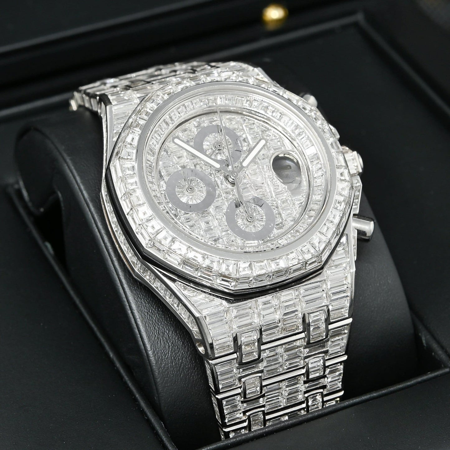 Fully moissanite Diamond Studded Men's Wrist Watch With Customized Pattern